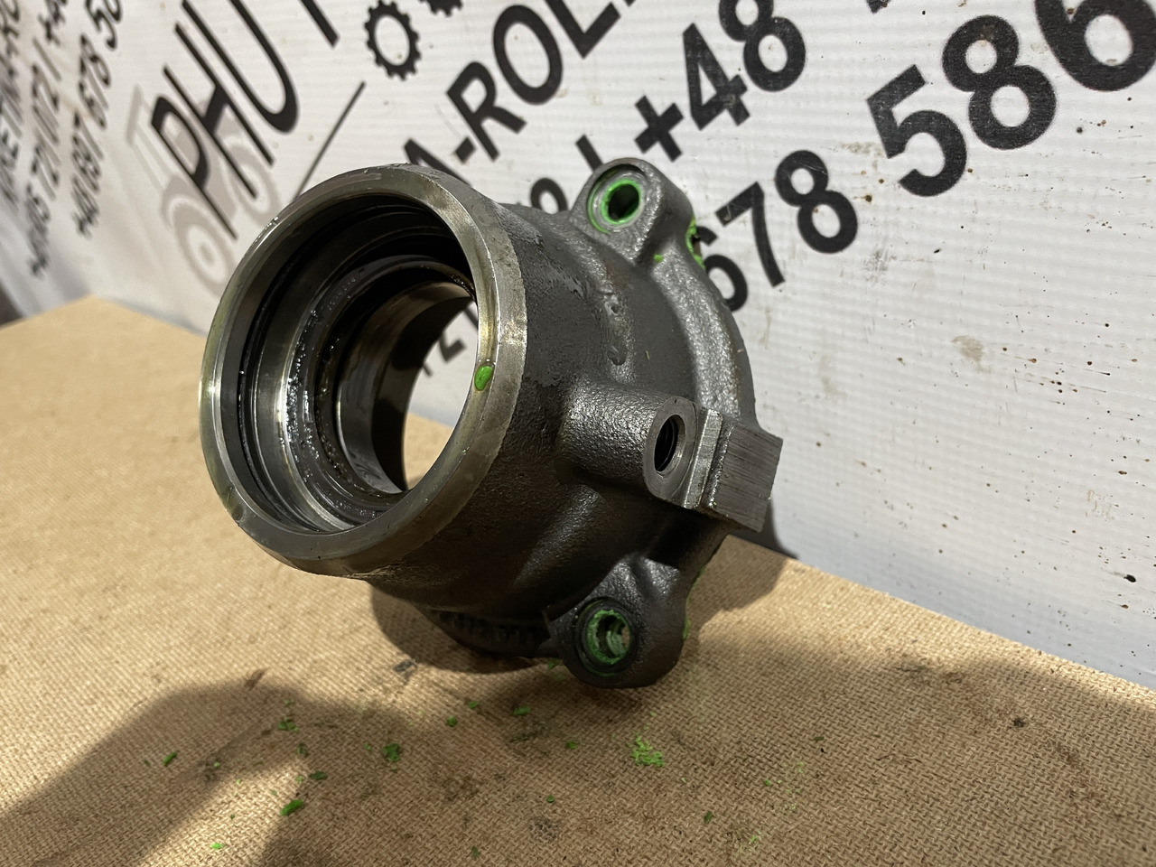 Valtra S354 Massey 8480 - skrzynia biegów - obudowa 903100490011 - Caja de cambios para Maquinaria agrícola: foto 2 Valtra S354 Massey 8480 - skrzynia biegów - obudowa 903100490011 - Caja de cambios para Maquinaria agrícola: foto 2