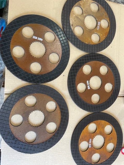 Valtra t140 - t190 tarcze hamulcowe - Discos de freno para Maquinaria agrícola: foto 1 Valtra t140 - t190 tarcze hamulcowe - Discos de freno para Maquinaria agrícola: foto 1