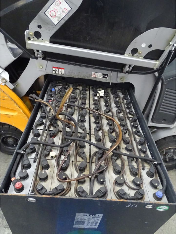 STILL RX60-30 - Carretilla elevadora eléctrica: foto 4 STILL RX60-30 - Carretilla elevadora eléctrica: foto 4