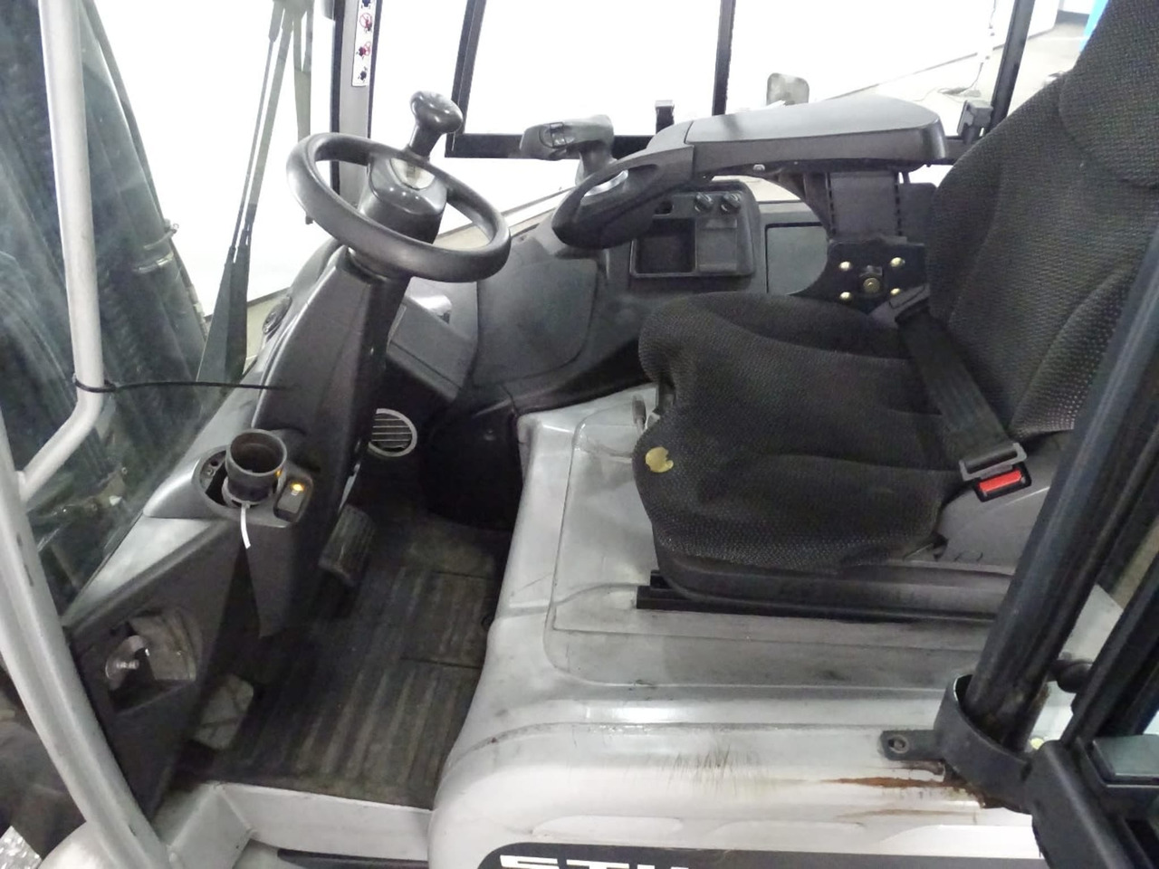 STILL RX60-30 - Carretilla elevadora eléctrica: foto 3 STILL RX60-30 - Carretilla elevadora eléctrica: foto 3