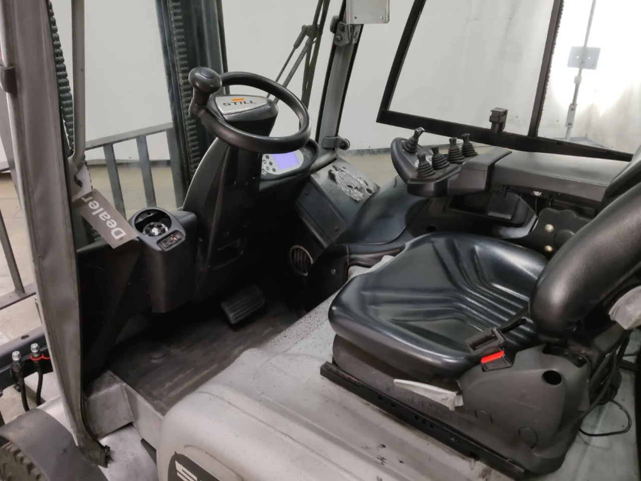 STILL RX60-35 - Carretilla elevadora eléctrica: foto 3 STILL RX60-35 - Carretilla elevadora eléctrica: foto 3