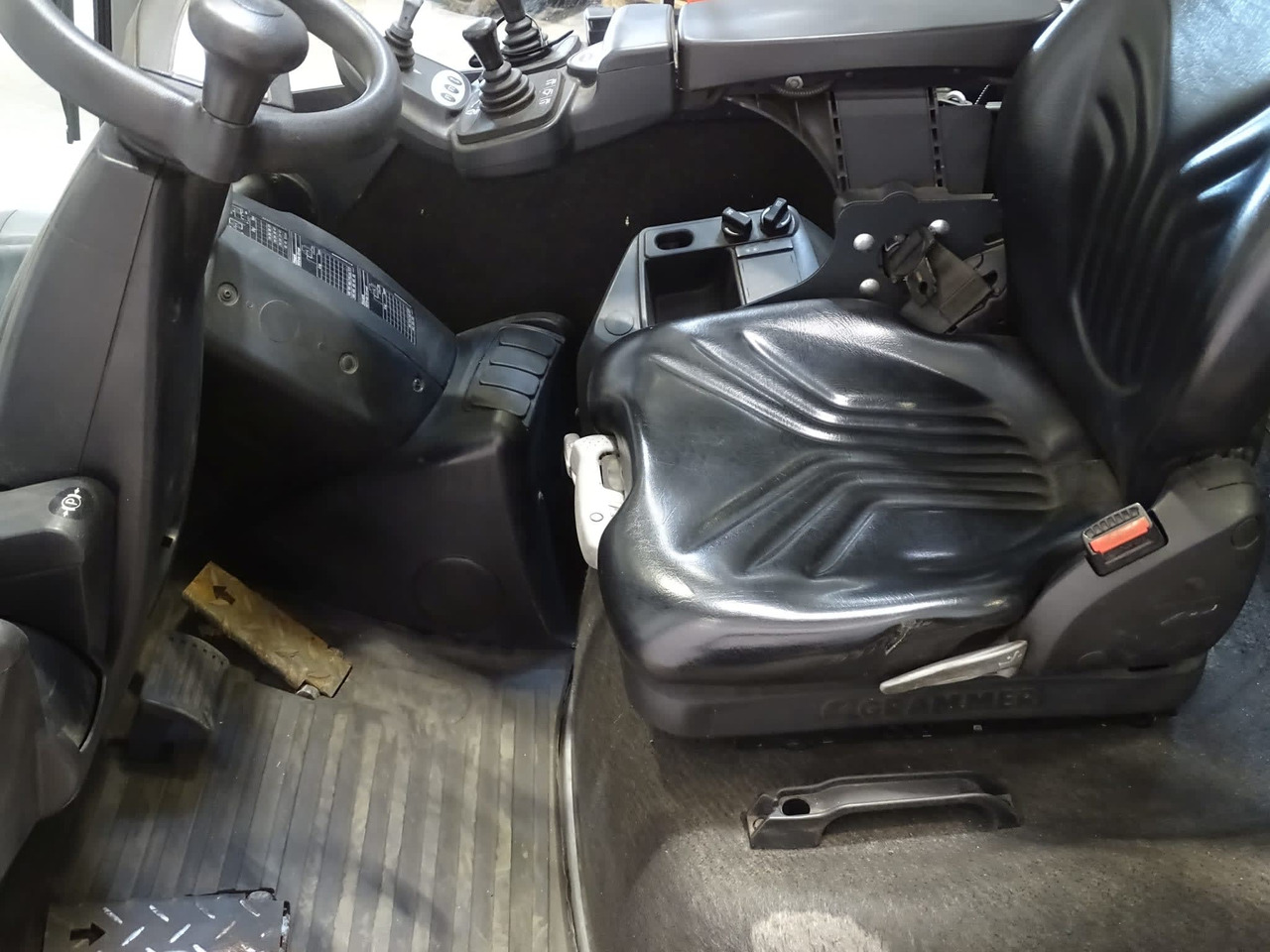 STILL RX70-35H - Carretilla elevadora diésel: foto 3 STILL RX70-35H - Carretilla elevadora diésel: foto 3