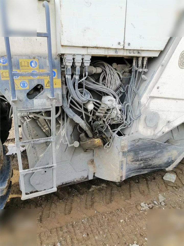 2010 WIRTGEN WR2500S - Estabilizador de suelos: foto 4 2010 WIRTGEN WR2500S - Estabilizador de suelos: foto 4