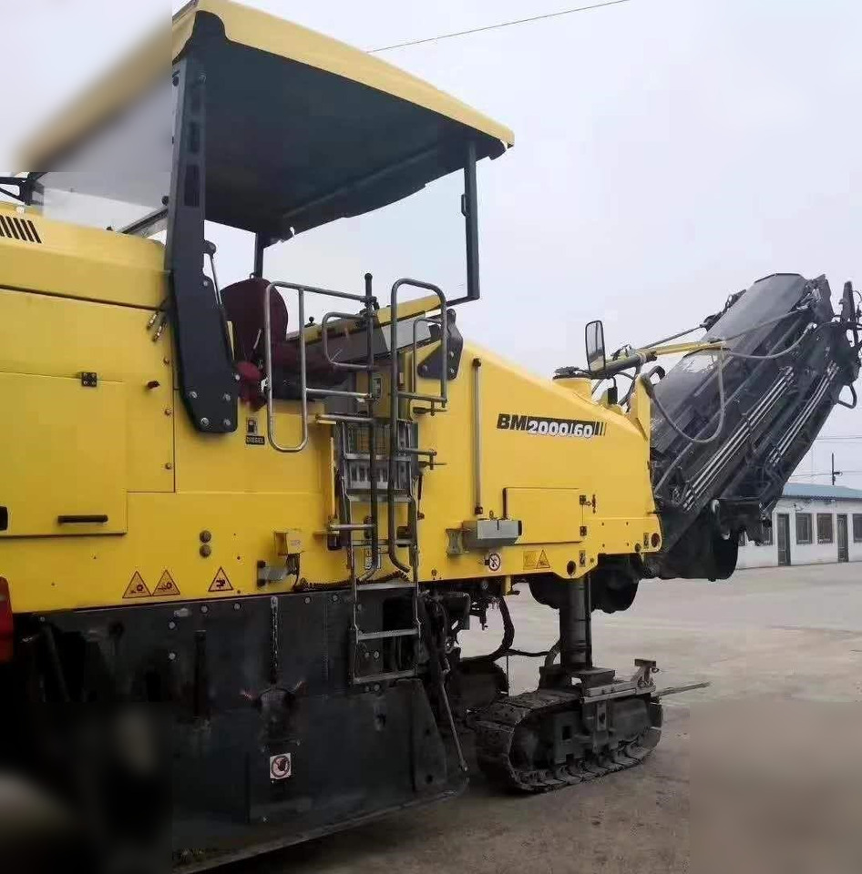 2015 BOMAG BM2000/60-2 - Fresadora en frío: foto 2 2015 BOMAG BM2000/60-2 - Fresadora en frío: foto 2
