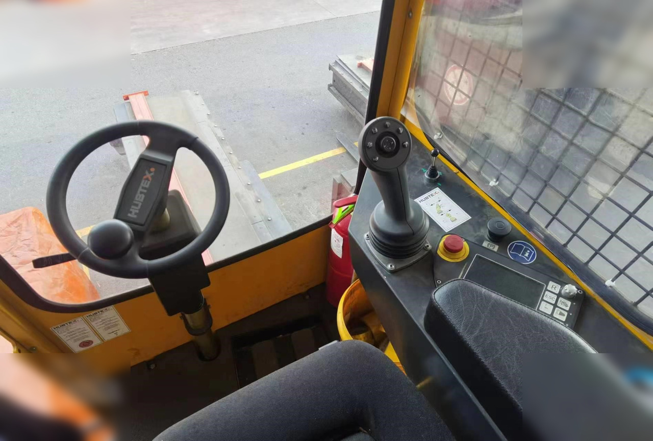 2017 HUBTEX MQ130 - Carretilla de carga lateral: foto 2 2017 HUBTEX MQ130 - Carretilla de carga lateral: foto 2