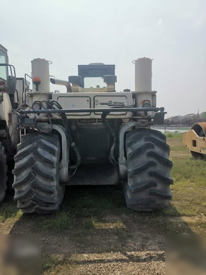 WIRTGEN WR2500 - Estabilizador de suelos: foto 5 WIRTGEN WR2500 - Estabilizador de suelos: foto 5