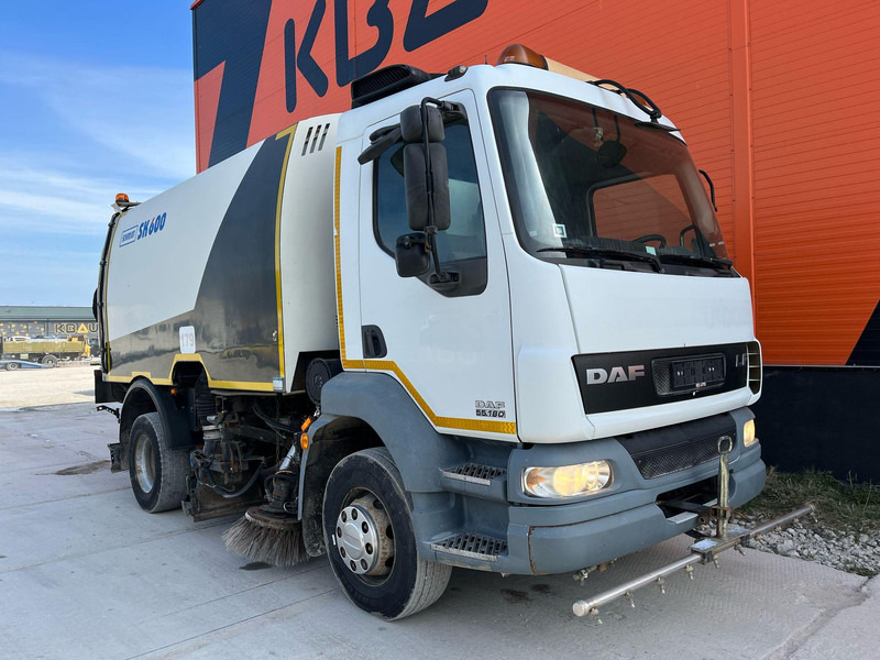 DAF LF 55.180 4x2 Schmidt SK 600 Dual LP - Barredora vial: foto 3 DAF LF 55.180 4x2 Schmidt SK 600 Dual LP - Barredora vial: foto 3