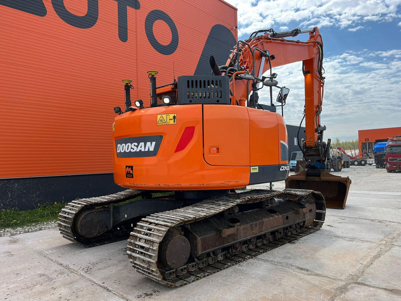 Excavadora de cadenas Doosan DX 235 LCR-5 3 D / ROTOTILT / CENTRAL LUBRICATION / AC: foto 6