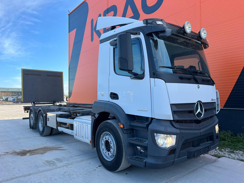 Mercedes-Benz Antos 2535 6x2*4 CHASSIS L=7788 mm - Camión portacontenedore/ Intercambiable: foto 4 Mercedes-Benz Antos 2535 6x2*4 CHASSIS L=7788 mm - Camión portacontenedore/ Intercambiable: foto 4