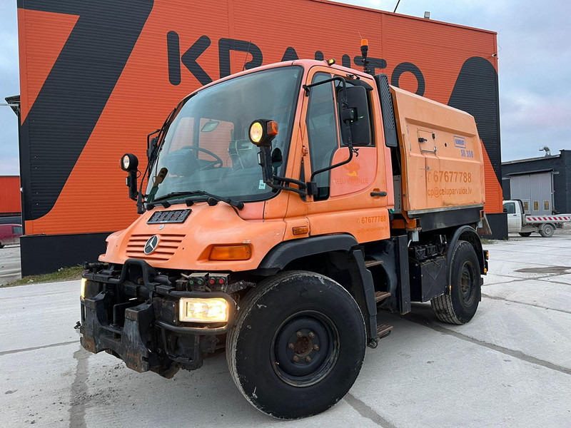 Mercedes-Benz UNIMOG U 300 4x4 TRILETY SK / 6918 hours - Barredora vial: foto 2 Mercedes-Benz UNIMOG U 300 4x4 TRILETY SK / 6918 hours - Barredora vial: foto 2