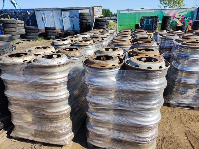 Rims for truck / Veoauto plekkveljed - Neumático para Camión: foto 2 Rims for truck / Veoauto plekkveljed - Neumático para Camión: foto 2