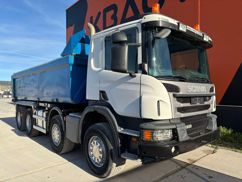 Scania P 440 8x4 RETARDER / FULL STEEL / BOX L=5850 mm - Camión volquete: foto 4 Scania P 440 8x4 RETARDER / FULL STEEL / BOX L=5850 mm - Camión volquete: foto 4