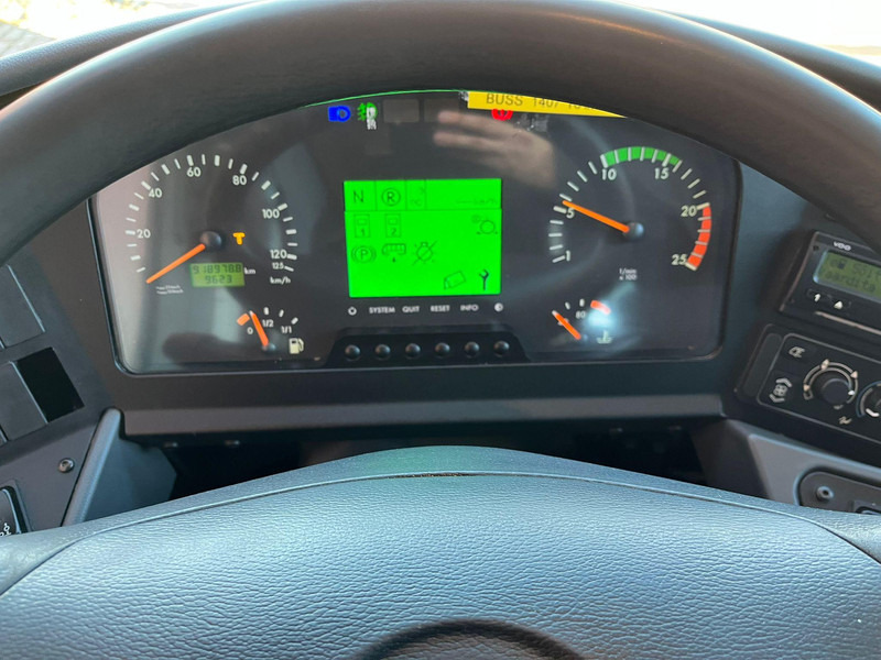 Autobús suburbano Setra S 417 UL 6x2*4 57 SEATS / AC / AUXILIARY HEATER / WHEELCHAIR LIFT: foto 12 Autobús suburbano Setra S 417 UL 6x2*4 57 SEATS / AC / AUXILIARY HEATER / WHEELCHAIR LIFT: foto 12