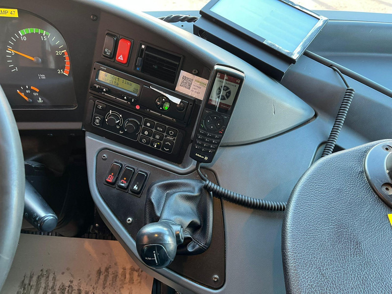 Autobús suburbano Setra S 417 UL 6x2*4 57 SEATS / AC / AUXILIARY HEATER / WHEELCHAIR LIFT: foto 13 Autobús suburbano Setra S 417 UL 6x2*4 57 SEATS / AC / AUXILIARY HEATER / WHEELCHAIR LIFT: foto 13