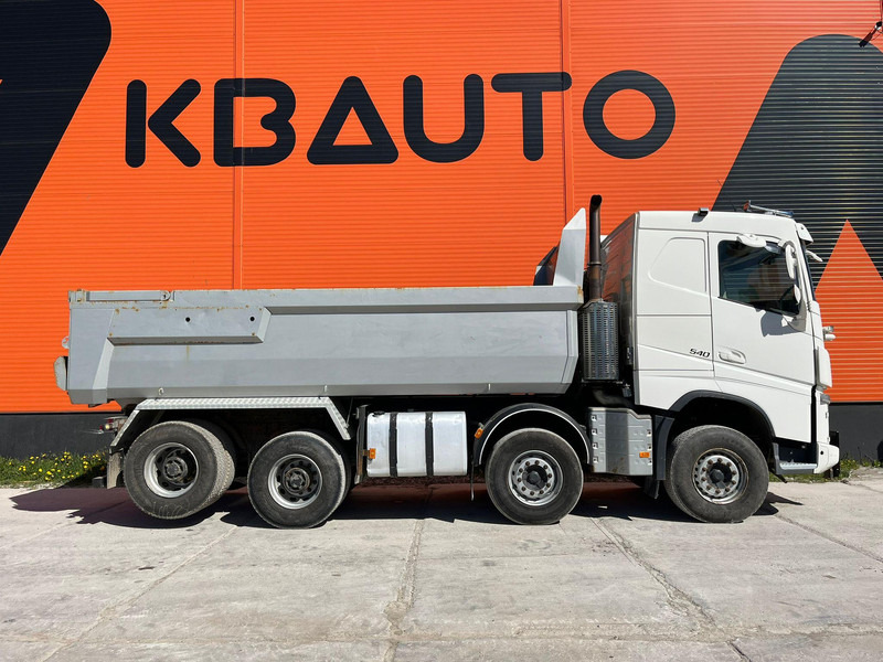 Volvo FH 540 8x4 RETARDER / TANDEM AXLE LIFT / BIG AXLES / BOX L=5704 mm - Camión volquete: foto 5 Volvo FH 540 8x4 RETARDER / TANDEM AXLE LIFT / BIG AXLES / BOX L=5704 mm - Camión volquete: foto 5