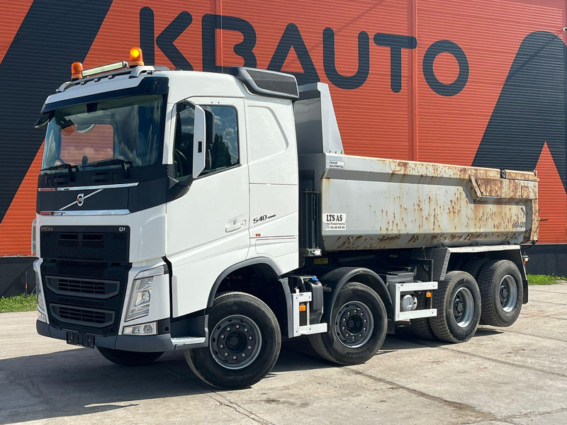 Volvo FH 540 8x4 RETARDER / TANDEM AXLE LIFT / BOX L=5501 mm - Camión volquete: foto 1 Volvo FH 540 8x4 RETARDER / TANDEM AXLE LIFT / BOX L=5501 mm - Camión volquete: foto 1