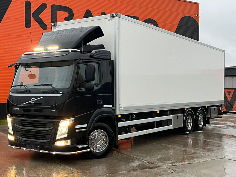 Volvo FM 420 6x2 ADBLUE PROGRAMMED OFF / BOX HEATING / BOX L=9977 mm - Camión caja cerrada: foto 1 Volvo FM 420 6x2 ADBLUE PROGRAMMED OFF / BOX HEATING / BOX L=9977 mm - Camión caja cerrada: foto 1