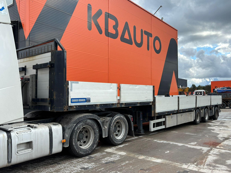 Zaslaw D-651 PLATFORM L=9315 mm / SAF AXLES - Semirremolque plataforma/ Caja abierta: foto 1 Zaslaw D-651 PLATFORM L=9315 mm / SAF AXLES - Semirremolque plataforma/ Caja abierta: foto 1