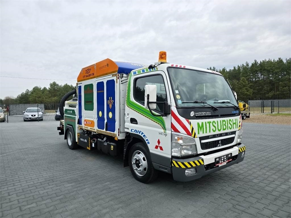 Mitsubishi CANTER odkurzacz koparka ssąca Saugbagger CITY SAU - Limpieza de alcantarillado: foto 2 Mitsubishi CANTER odkurzacz koparka ssąca Saugbagger CITY SAU - Limpieza de alcantarillado: foto 2
