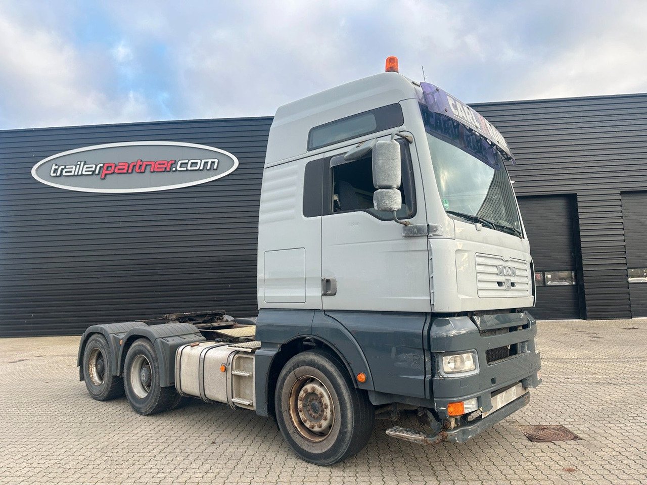 MAN TGA 26.530 6x4 / 120 T - Cabeza tractora: foto 1 MAN TGA 26.530 6x4 / 120 T - Cabeza tractora: foto 1