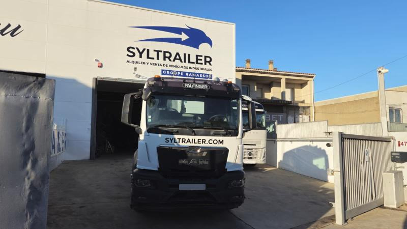 MAN TGS 26.470 (LOCATION / RENT) - Camión multibasculante: foto 4 MAN TGS 26.470 (LOCATION / RENT) - Camión multibasculante: foto 4