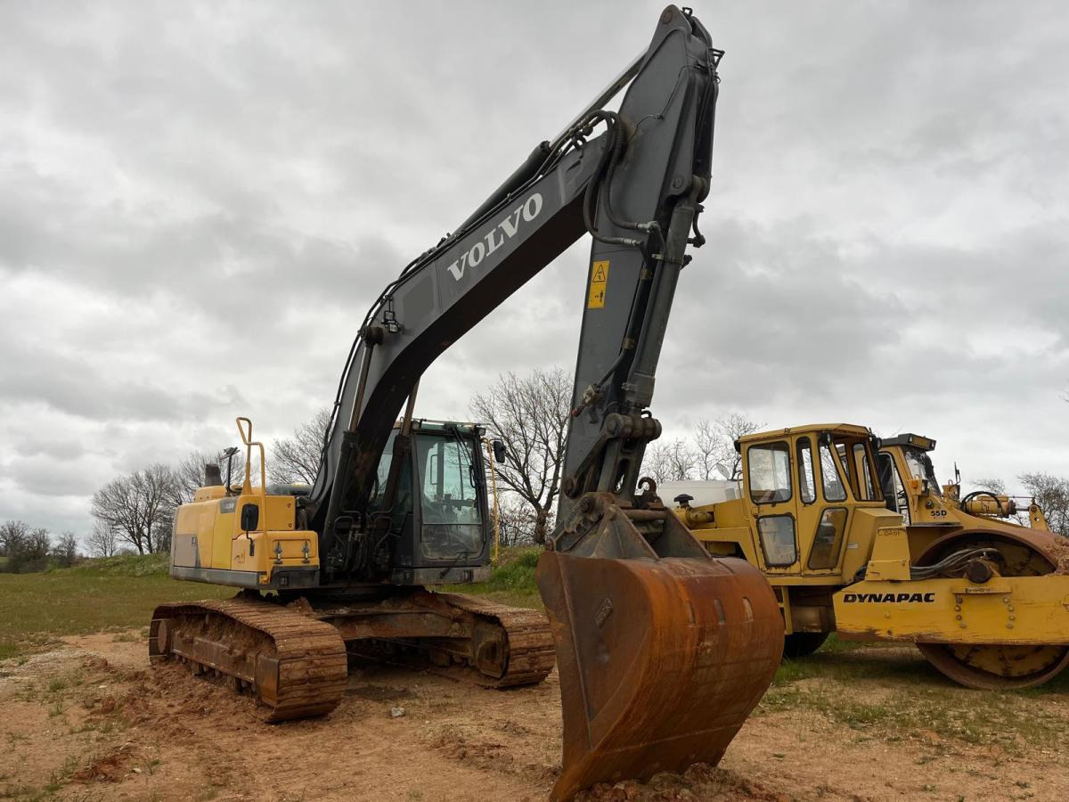 Volvo EC220DL - Excavadora de cadenas: foto 1 Volvo EC220DL - Excavadora de cadenas: foto 1