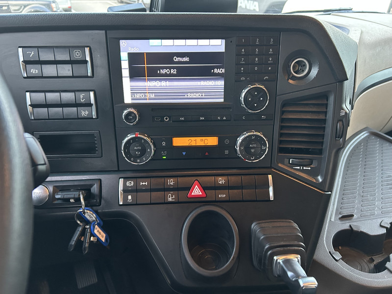 Mercedes-Benz Actros 1842 Bigspace / 770 dkm / Mega / New Tacho / Stand Klima / 2 Tanks - Cabeza tractora: foto 5 Mercedes-Benz Actros 1842 Bigspace / 770 dkm / Mega / New Tacho / Stand Klima / 2 Tanks - Cabeza tractora: foto 5