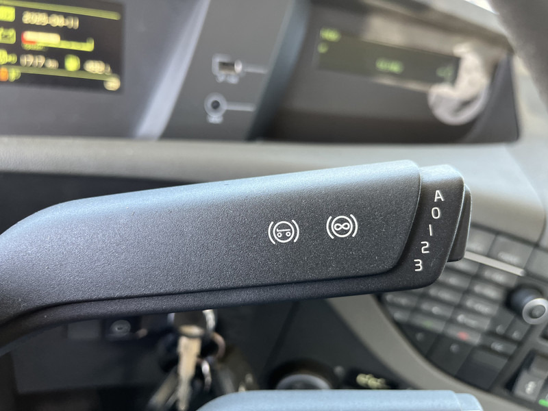 Volvo FH 420 Globetrotter / 921 dkm / 2 Tanks / VEB+ / APK TUV 05-25 - Cabeza tractora: foto 5 Volvo FH 420 Globetrotter / 921 dkm / 2 Tanks / VEB+ / APK TUV 05-25 - Cabeza tractora: foto 5
