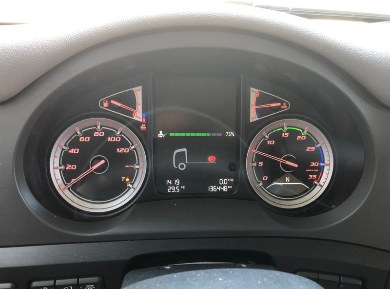 DAF CF 260 FA / Carrier Koeler / Chereau Frigo Box / Laadklep / APK TUV 09-25 - Camión frigorífico: foto 4 DAF CF 260 FA / Carrier Koeler / Chereau Frigo Box / Laadklep / APK TUV 09-25 - Camión frigorífico: foto 4