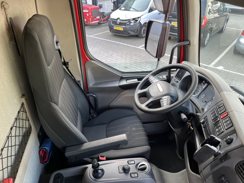 DAF LF 210 FA / 12 Ton / 406 dkm / Box / Loadlift / NL Truck - Camión caja cerrada: foto 3 DAF LF 210 FA / 12 Ton / 406 dkm / Box / Loadlift / NL Truck - Camión caja cerrada: foto 3