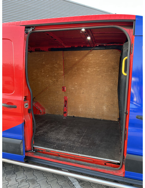 Furgón Ford Transit 2.0 TDCI Trend / 196 dkm / L3 H2 / APK TUV 11-25: foto 9