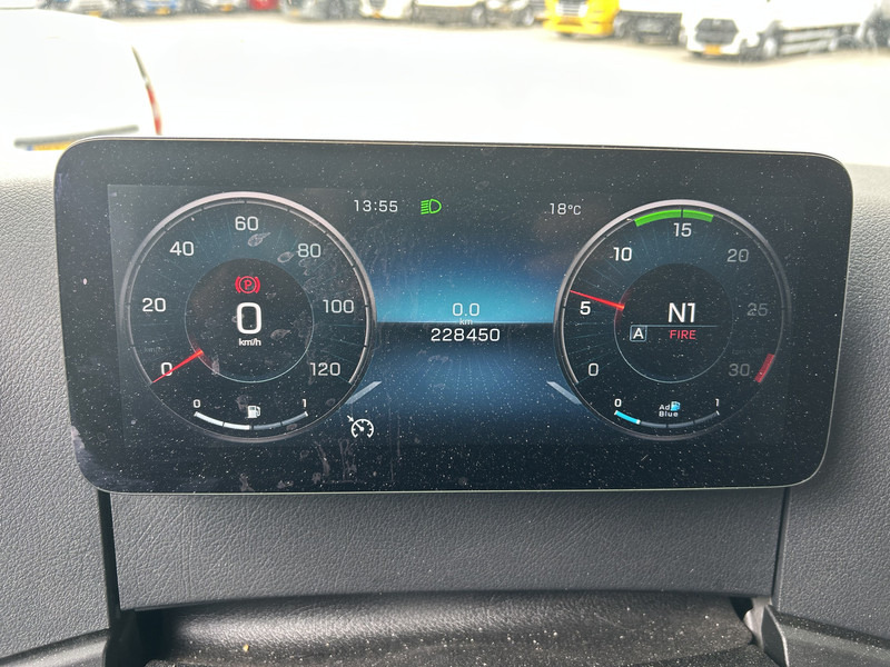 Mercedes-Benz Actros 2124 / Carrier Supra 850 -30 gr / Koeler / Laadklep / APK 03-26 - Camión frigorífico: foto 4 Mercedes-Benz Actros 2124 / Carrier Supra 850 -30 gr / Koeler / Laadklep / APK 03-26 - Camión frigorífico: foto 4