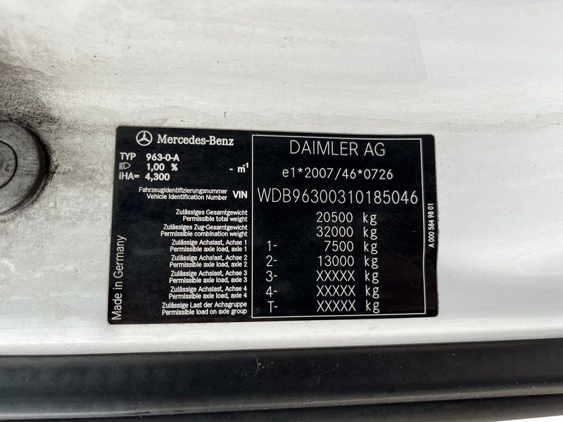 Camión caja cerrada Mercedes-Benz Actros 2124 / New Tacho V2 / 617 dkm / Box / Loadlift / APK TUV 09-25: foto 14