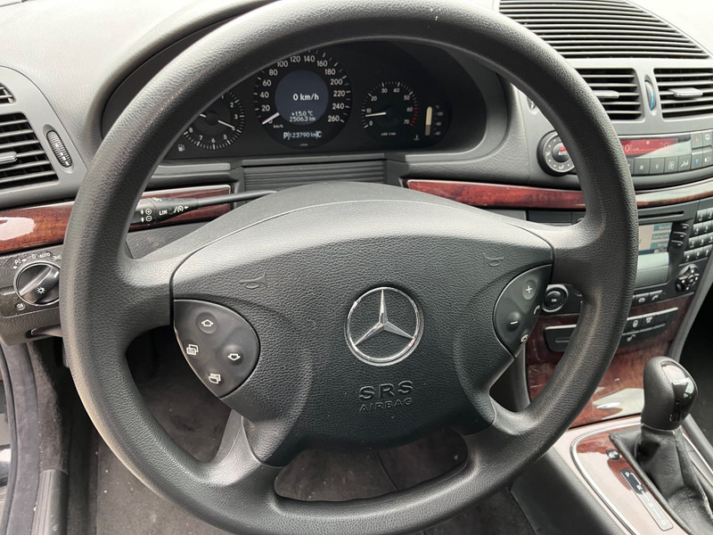 Sedan Mercedes-Benz E-Klasse / Limousine / 240 Avantgarde / 4-Matic / 8-pers / APK/TUV 09-2026 /: foto 8