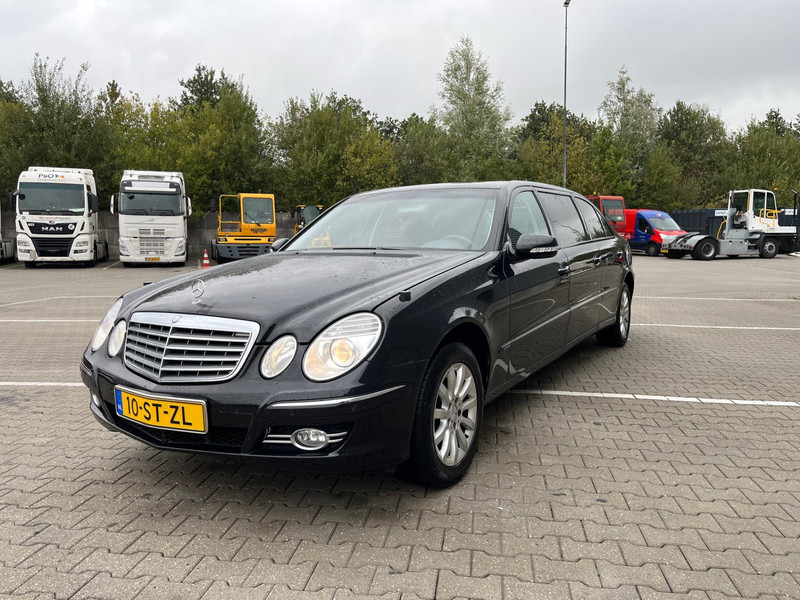 Sedan Mercedes-Benz E-Klasse / Limousine / 240 Avantgarde / 4-Matic / 8-pers / APK/TUV 09-2026 /: foto 14