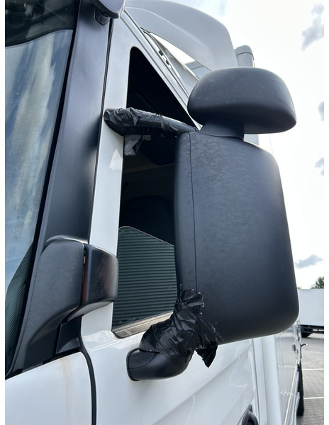 Camión caja cerrada Scania P 320 / 18 ton / 545 dkm / Box 8 mtr / Loadlift / APK TUV 08-25: foto 14