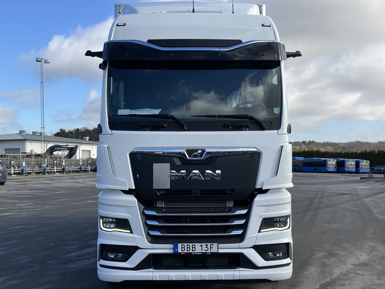 MAN TGX 26.520 6×2-4 fjärrbil Närko - Camión caja cerrada: foto 3 MAN TGX 26.520 6×2-4 fjärrbil Närko - Camión caja cerrada: foto 3