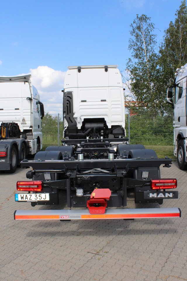 Växelflak MAN TGX 26.520 6X2-4 LL - Camión portacontenedore/ Intercambiable: foto 2 Växelflak MAN TGX 26.520 6X2-4 LL - Camión portacontenedore/ Intercambiable: foto 2