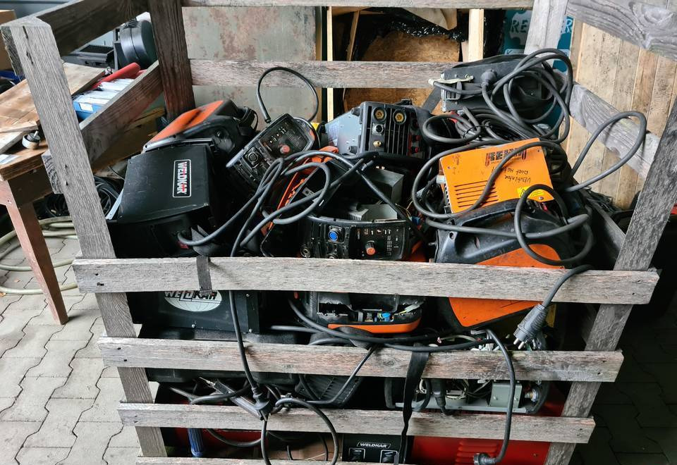 Spawarki invertorowe, używane, uszkodzone - Equipo de soldadura: foto 4 Spawarki invertorowe, używane, uszkodzone - Equipo de soldadura: foto 4