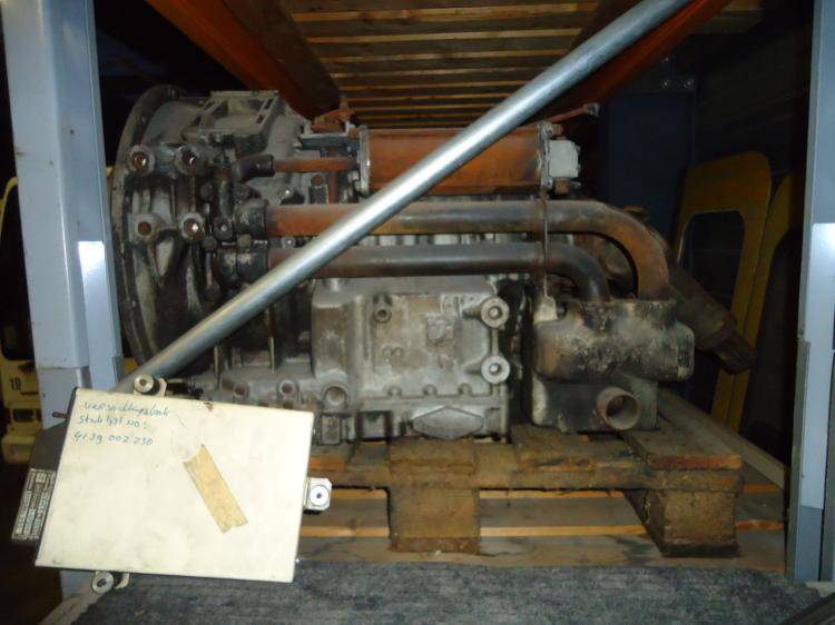 ZF 4HP500 automaatbak uit een DAF Den Oudsten MB200 - Caja de cambios: foto 2 ZF 4HP500 automaatbak uit een DAF Den Oudsten MB200 - Caja de cambios: foto 2