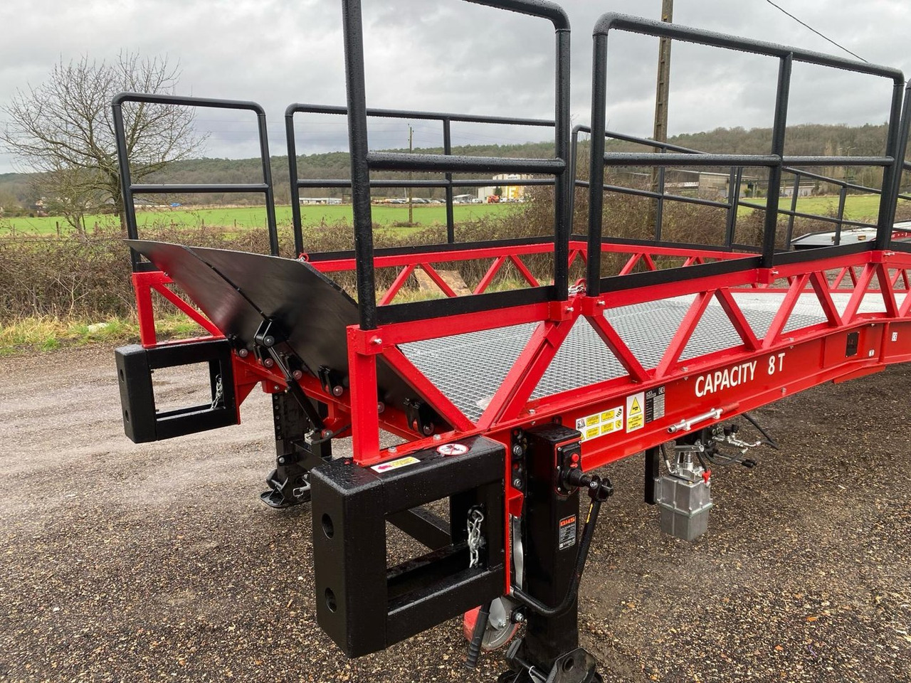 **RENTAL** Loading Ramp with with hydraulic tilting bridge - AZ RAMP - STAR- 8T. 8 ton capacity - Rampa de carga: foto 4 **RENTAL** Loading Ramp with with hydraulic tilting bridge - AZ RAMP - STAR- 8T. 8 ton capacity - Rampa de carga: foto 4