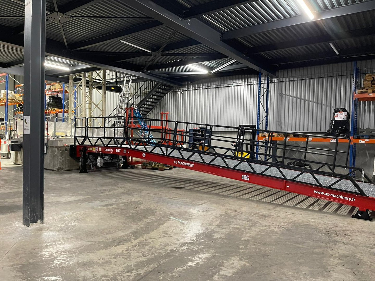 **RENTAL** Loading Ramp with with hydraulic tilting bridge - AZ RAMP - STAR- 8T. 8 ton capacity - Rampa de carga: foto 2 **RENTAL** Loading Ramp with with hydraulic tilting bridge - AZ RAMP - STAR- 8T. 8 ton capacity - Rampa de carga: foto 2