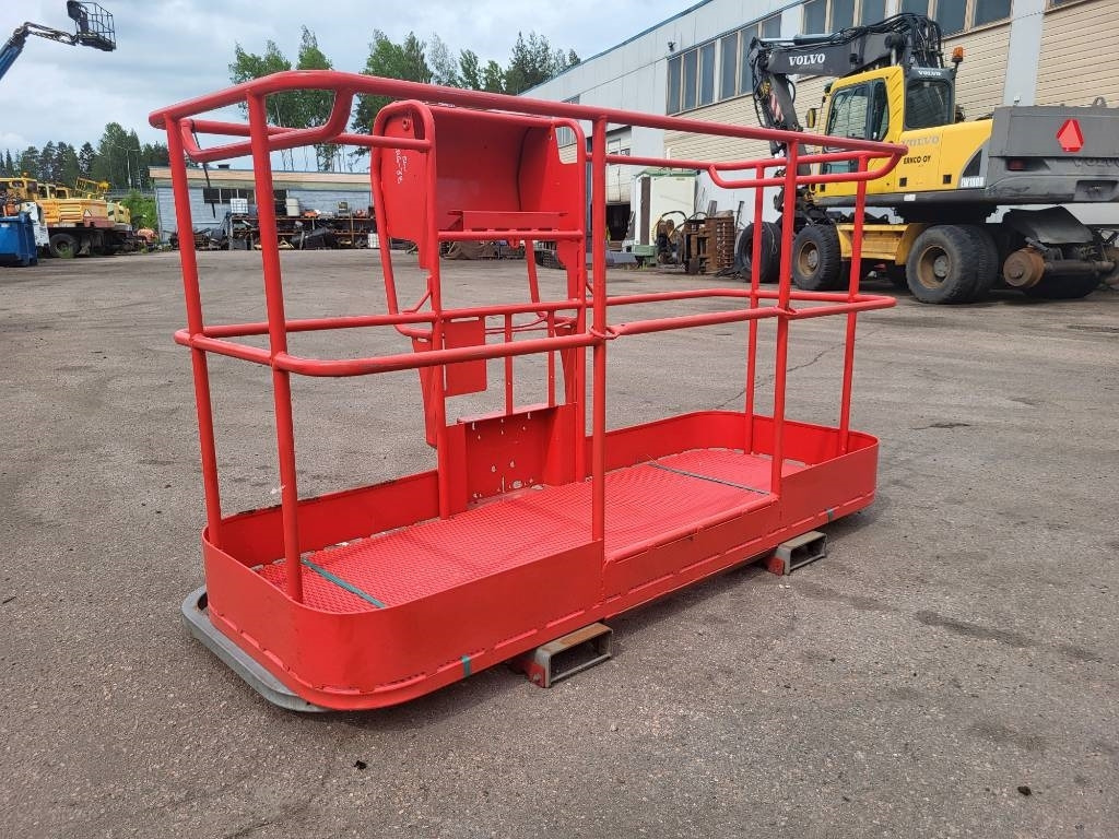 Manitou 200 ATJ kori - Plataforma de mástil vertical: foto 1 Manitou 200 ATJ kori - Plataforma de mástil vertical: foto 1