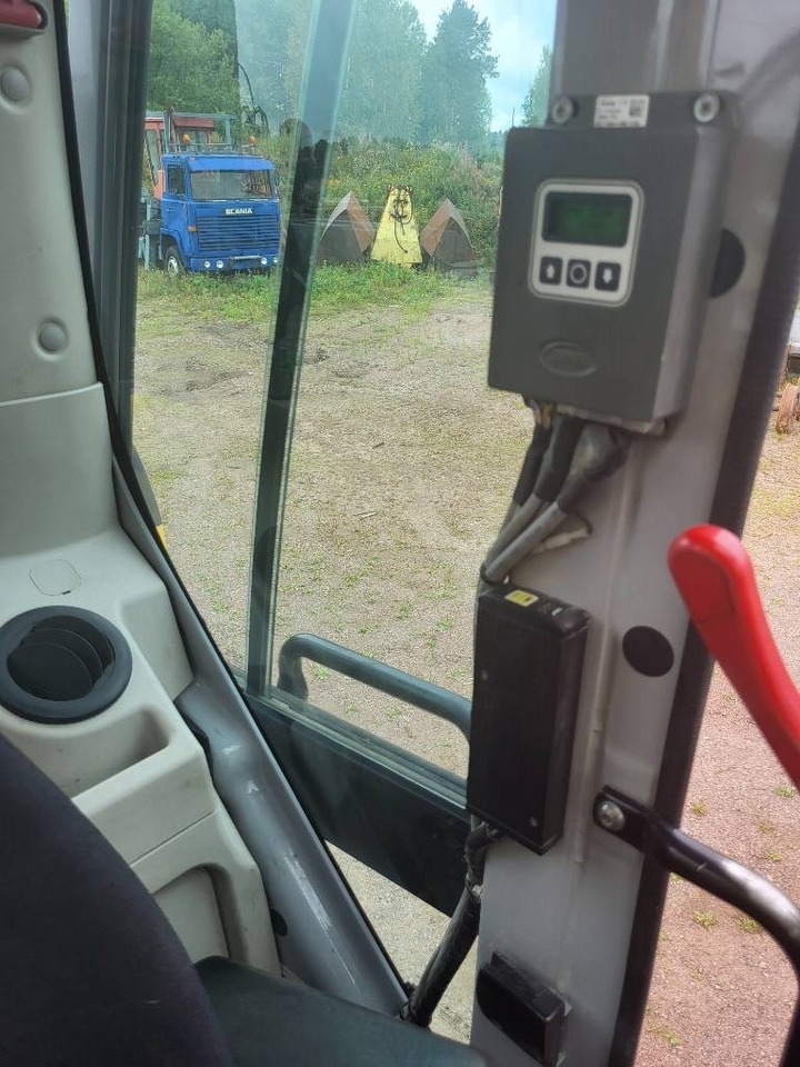 Excavadora de cadenas New Holland Kobelco E 235 B SR-2: foto 19