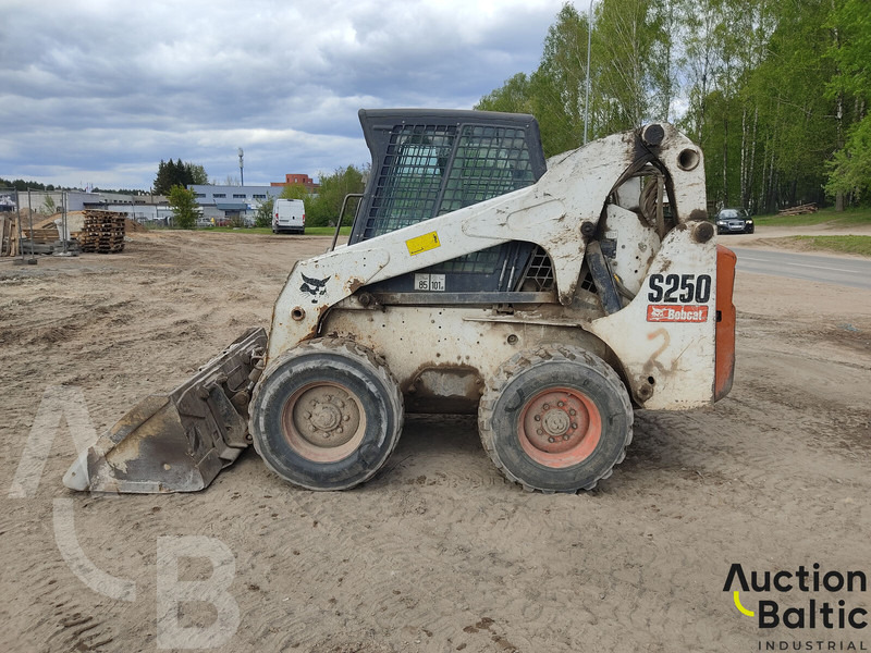 Bobcat S 250 - Minicargadora: foto 3 Bobcat S 250 - Minicargadora: foto 3