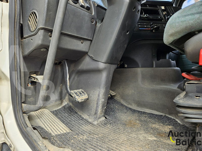 Cabeza tractora Volvo FH12: foto 10