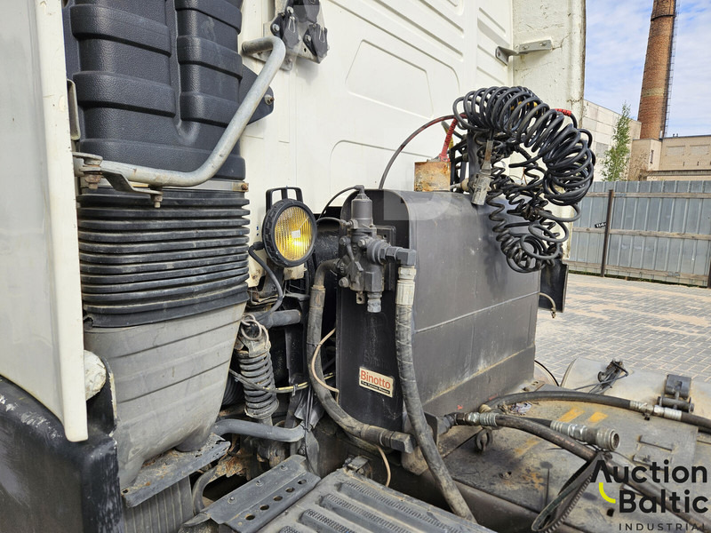 Cabeza tractora Volvo FH12: foto 16