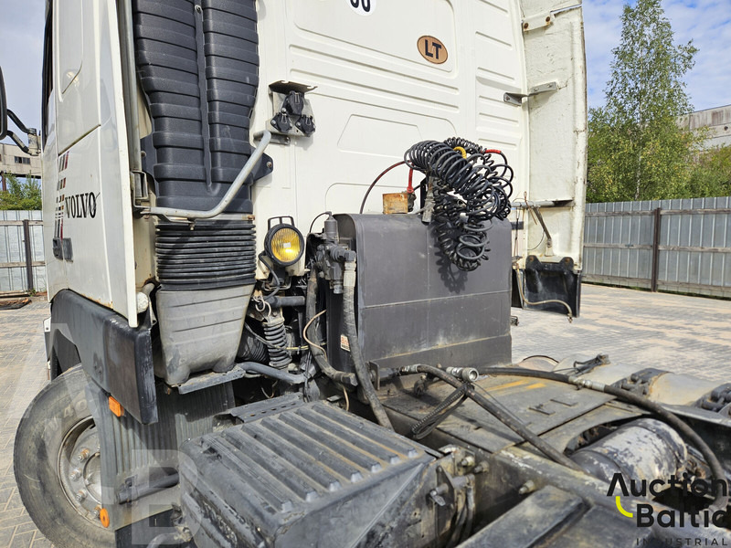 Cabeza tractora Volvo FH12: foto 14