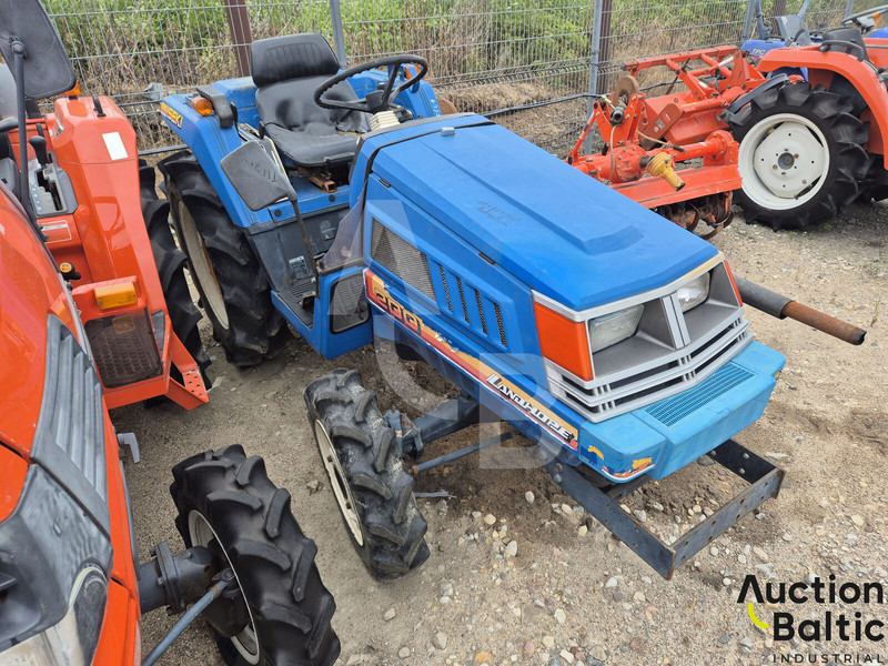 Iseki TU 200 - Tractor: foto 2 Iseki TU 200 - Tractor: foto 2