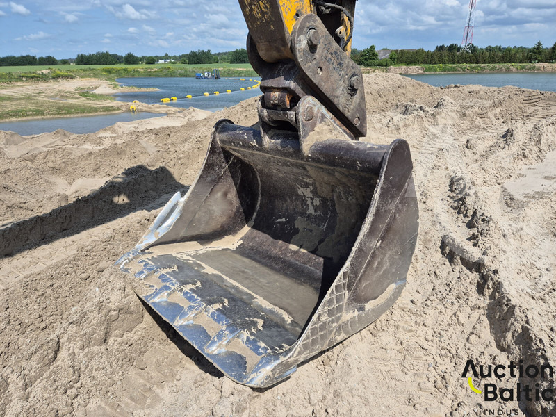 Excavadora de cadenas JCB JS 220: foto 17